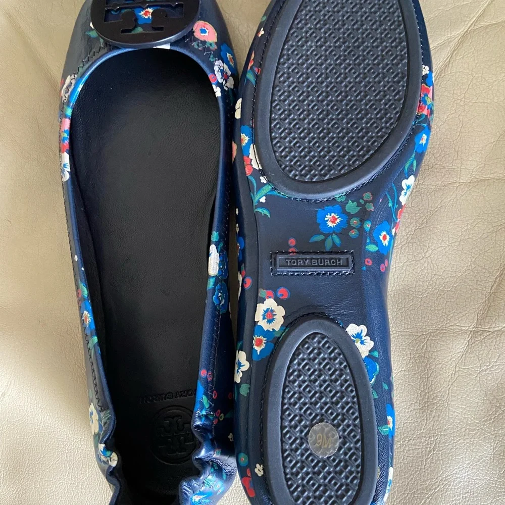 Tory Burch Minnie Blue Travel Ballet Pansy Bouquet Flats size 9 - Picture 2 of 10